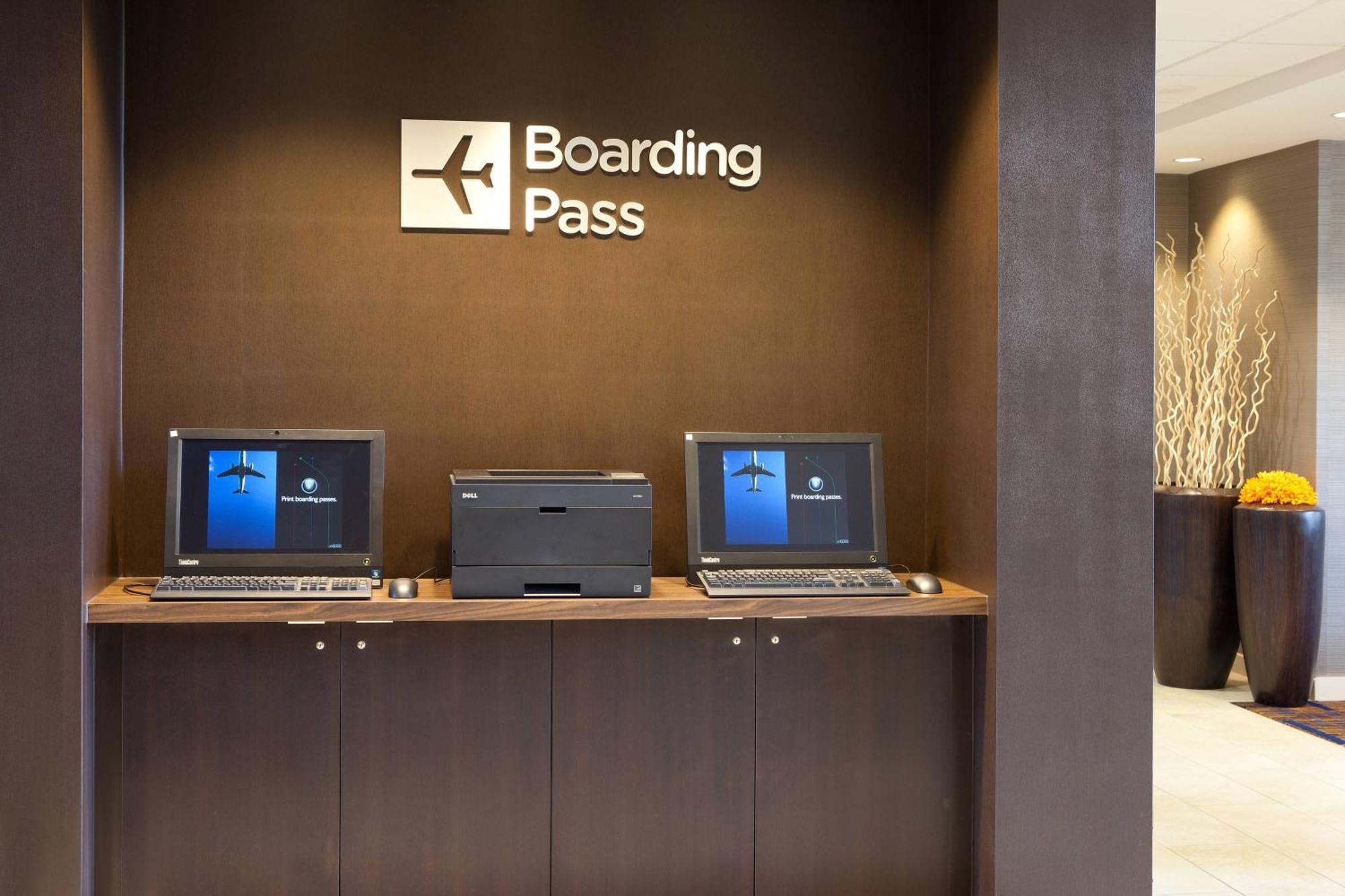 מלון Courtyard By Marriott Oakland Airport מראה חיצוני תמונה